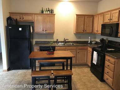 Main picture of 900 Oakbrook Pl