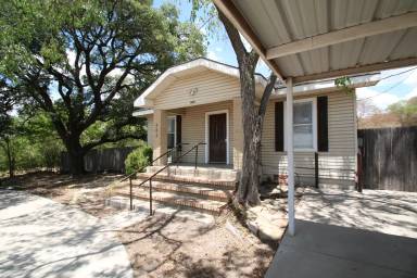 Main picture of 503 Front St