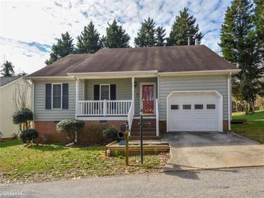 Main picture of 2003 Carlisle Way