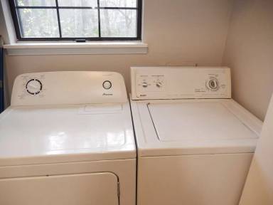 Main picture of 2469 Raymond Diehl Rd