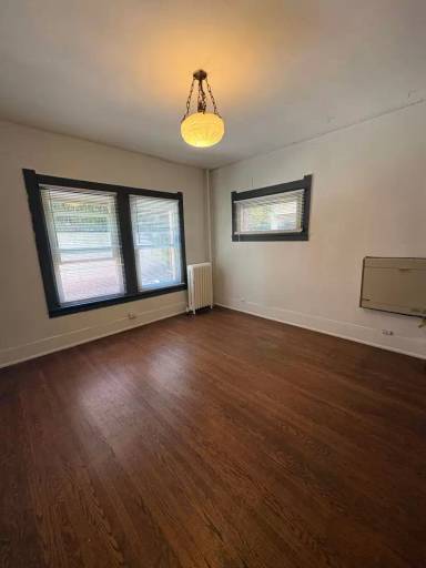 Main picture of 1132 10th Ave E