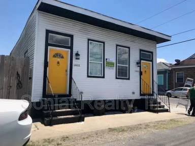 Main picture of 1403 Port St