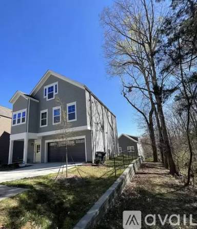 Main picture of 551 Kingsway Cir