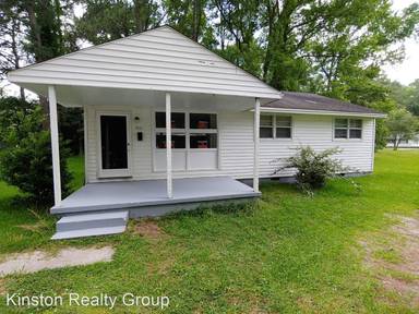 Main picture of 904 Candlewood Dr