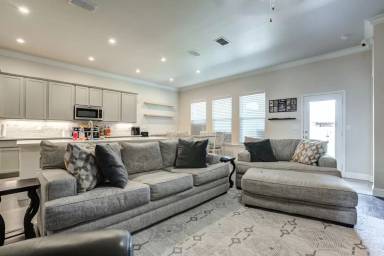 Main picture of 2112 142nd St