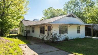 Main picture of 715 Oakwood