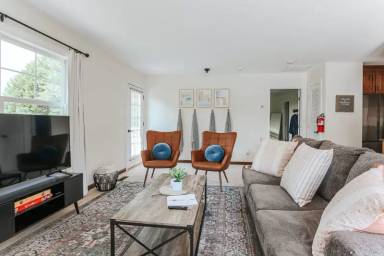 Main picture of 4271 Garth Rd