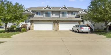 Main picture of 482 N McKenzie Ln