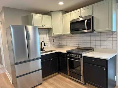 Main picture of 98 Elmhurst St