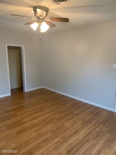 Main picture of 304 E Mulberry St