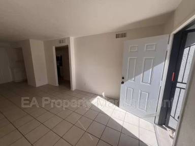 Main picture of 1005 Dickerson Dr SE