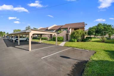 Main picture of 15456 Admiralty Cir
