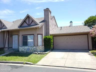 Main picture of 645 Country Ln