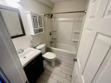 Main picture of 28 Pleasant St