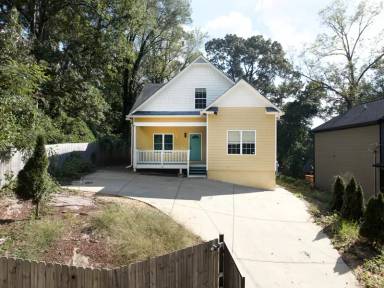 Main picture of 2056 Detroit Ave NW