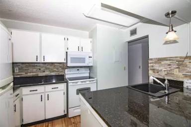 Main picture of 14 Andalusia Ct