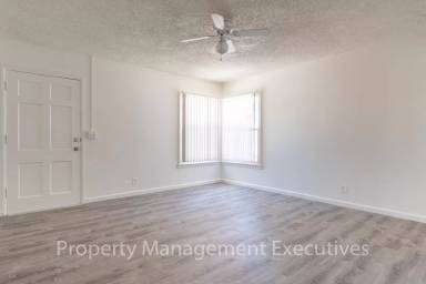 Main picture of 5627 Lauretta St