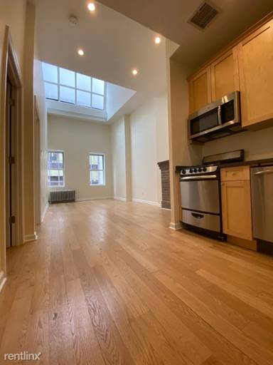 Main picture of 48 W 56th St