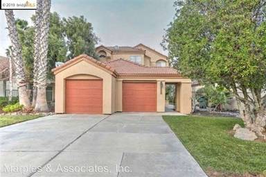 Main picture of 2408 Wayfarer Ct