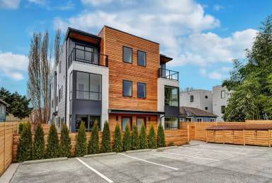 Main picture of 531 S Sullivan St