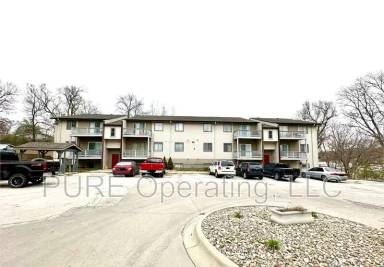 Main picture of 303 Ebaugh St