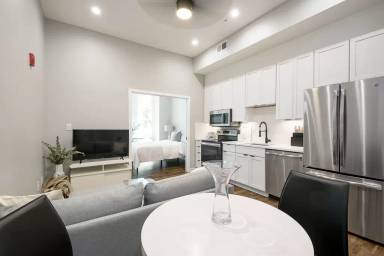 Main picture of 1734 17th St NW