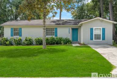 Main picture of 4986 Tan St