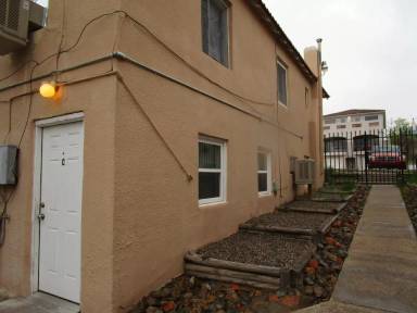 Main picture of 1521 Gold Ave SE