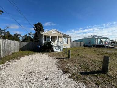 Main picture of 102 N Church Ave