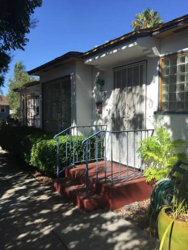 Main picture of 2741 C St