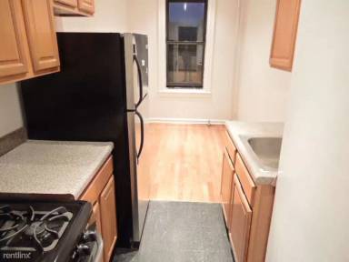 Main picture of 815 E 14th St