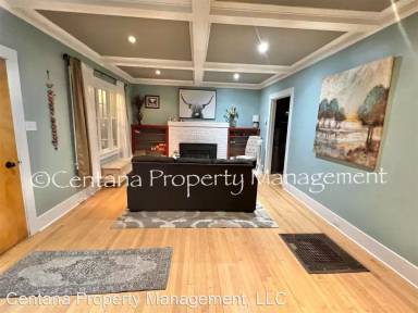 Main picture of 718 W Platinum St