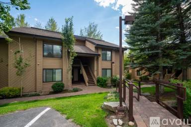 Main picture of 2655 Ridge Ln