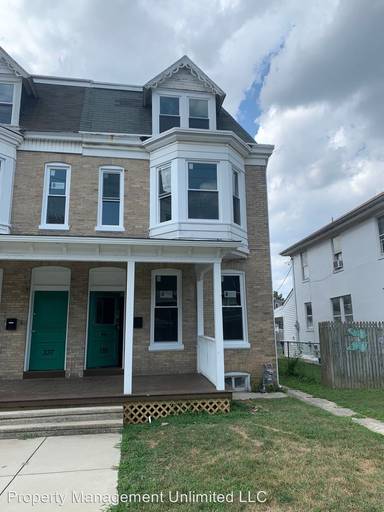 Main picture of 335 W Jackson St