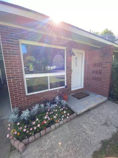 Main picture of 403 Meadow Ln