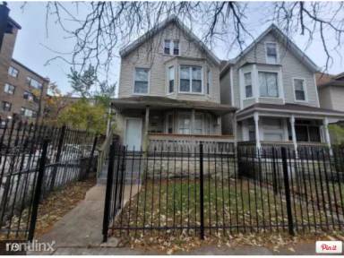 Main picture of 2881 E 77th St