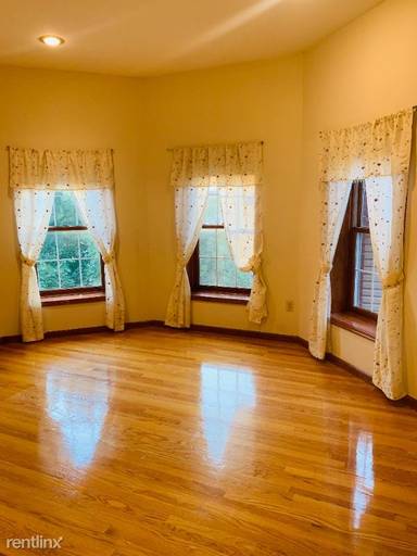 Main picture of 20 Reservoir Ave