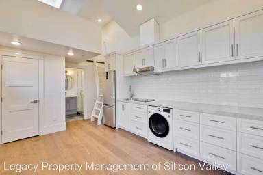 Main picture of 324 Cherry Ave