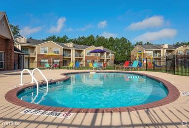 Main picture of Pine Hollow Apartments