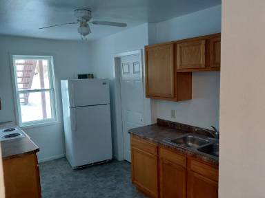 Main picture of 627 E 5th St