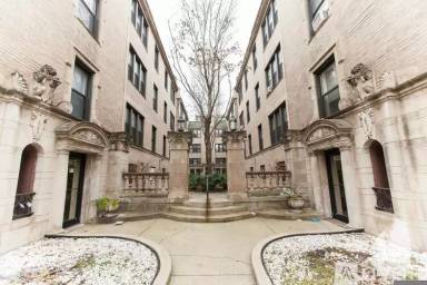 Main picture of 617 W Melrose St