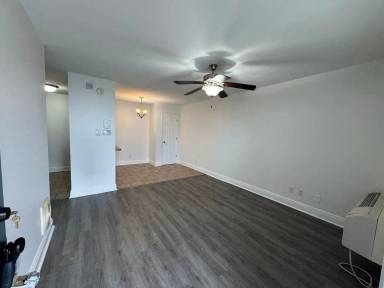 Main picture of 1011 Lake Ave