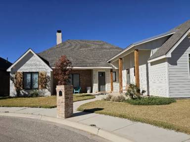 Main picture of 10102 Saratoga Ave