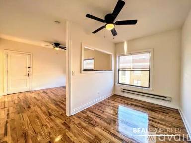 Main picture of 825 W Waveland Ave