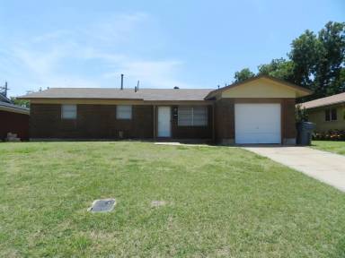 Main picture of 5330 NW Cherry Ave