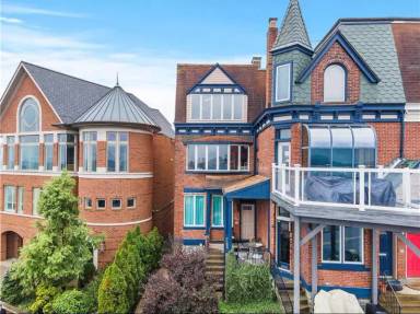 Main picture of 327 Grandview Ave