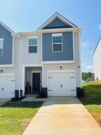 Main picture of 404 Laurel Park Dr