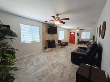 Main picture of 1525 Dakota Ln