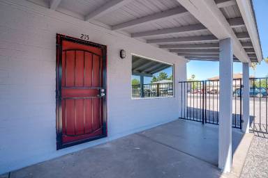 Main picture of 215 S Doran