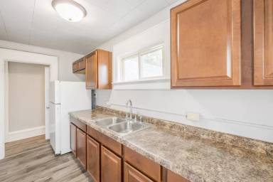 Main picture of 189 E Merrill Ave